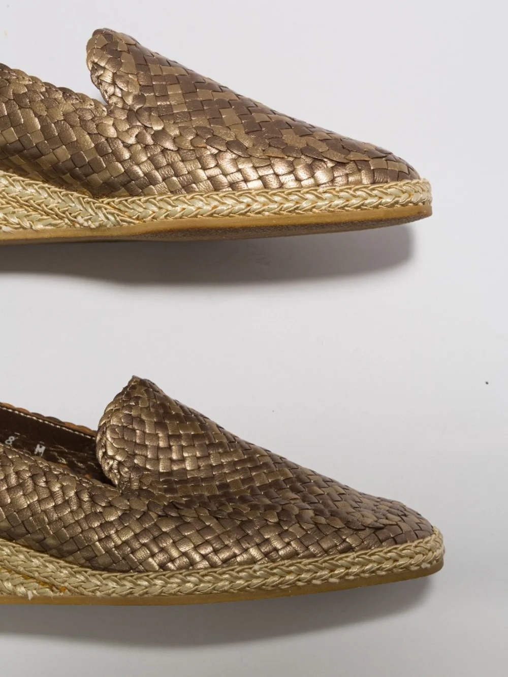 Andre Assous metallic woven espadrille wedge 8